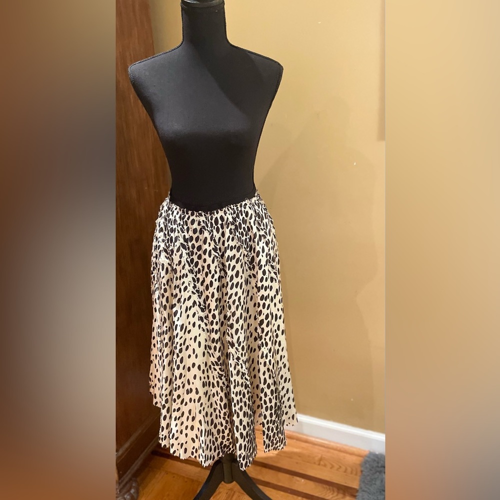 100% Black and cream silk skirt size 10
